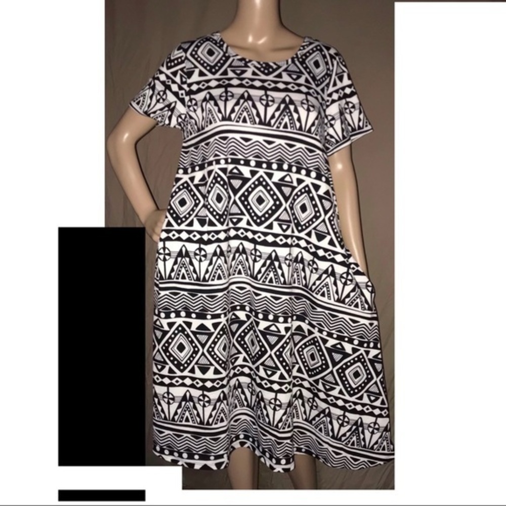 LuLaRoe Black & White Jessie Dress with hidden pockets Size Small (6-8)